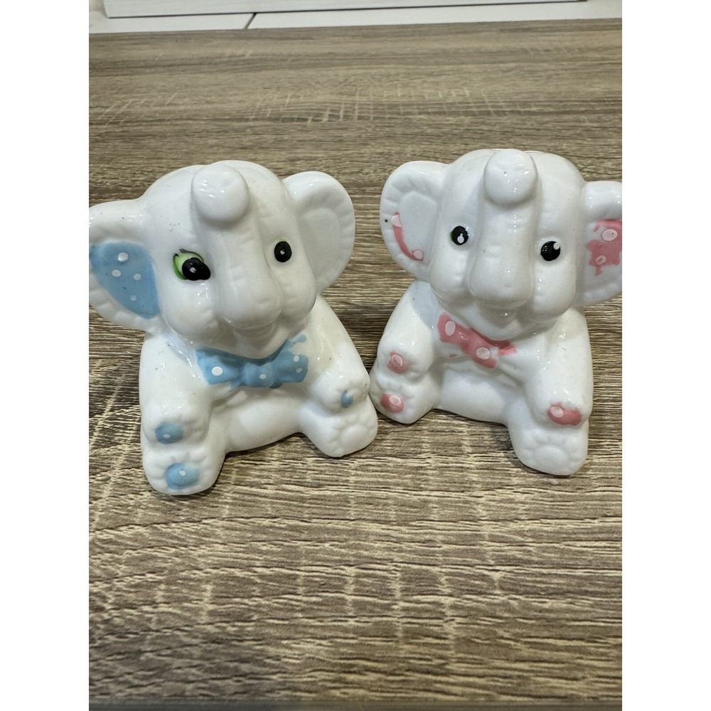 Ceramic World Inc. Elephant Salt and Pepper Shakers   2.5" Tall